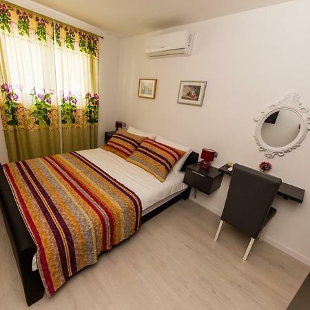 Villa Hedonist Seget Vranjica Luaran gambar